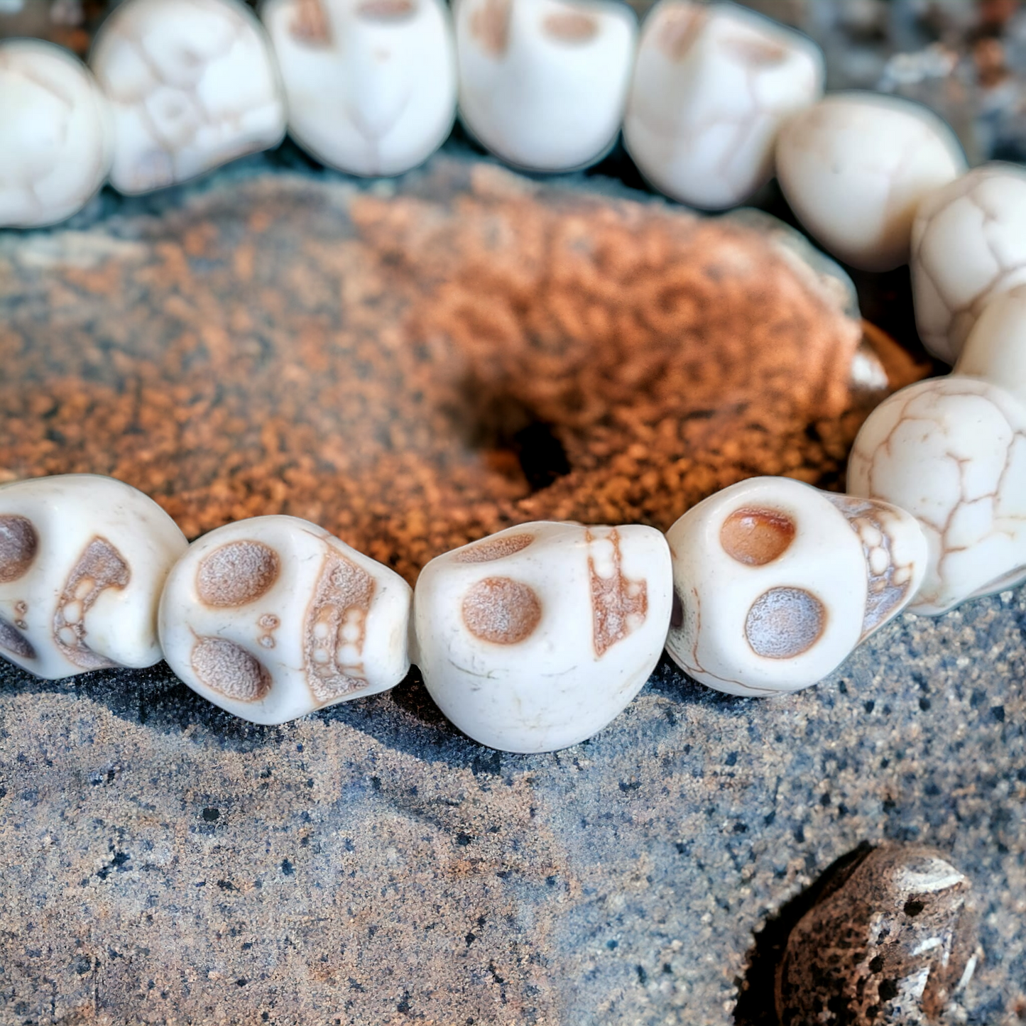 Skull Heads Bracelet – Embrace the Dark Aesthetic