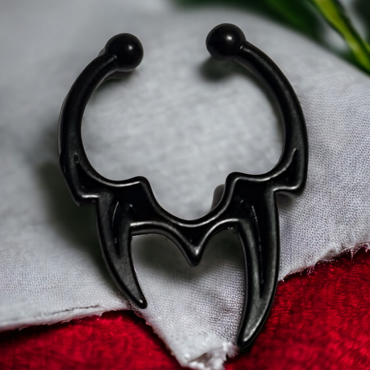 Fang Septum/Ear Cuff Clip-On – Bold, Edgy, and Fiercely Stylish