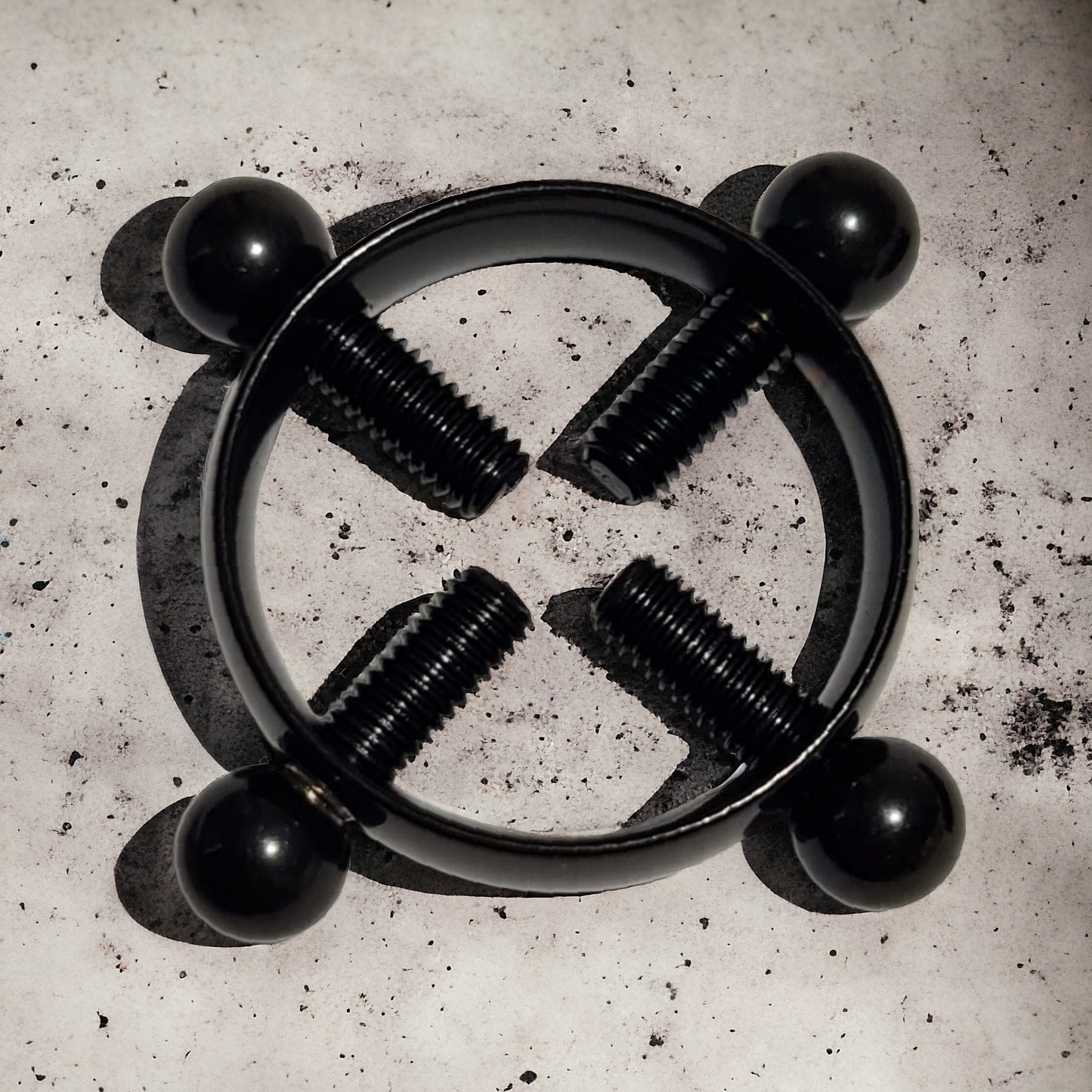4-Way Screw Nipple Clamp - A Bold Statement Accessory