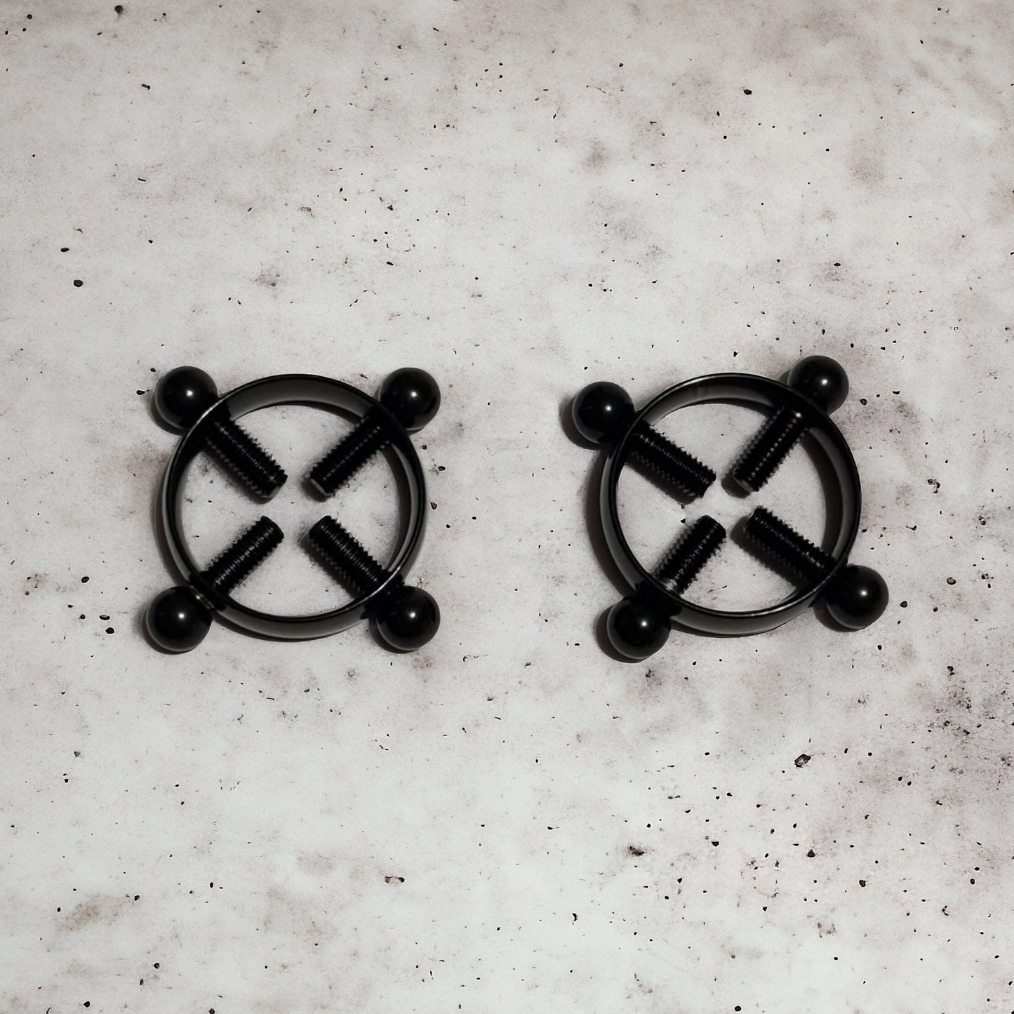 4-Way Screw Nipple Clamp - A Bold Statement Accessory