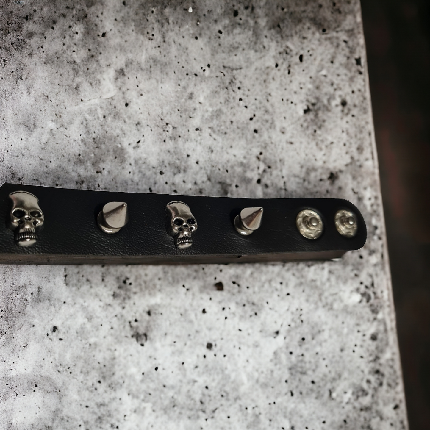 Skulls & Spikes PU Leather Bracelet - An Unmistakably Gothic Vibe