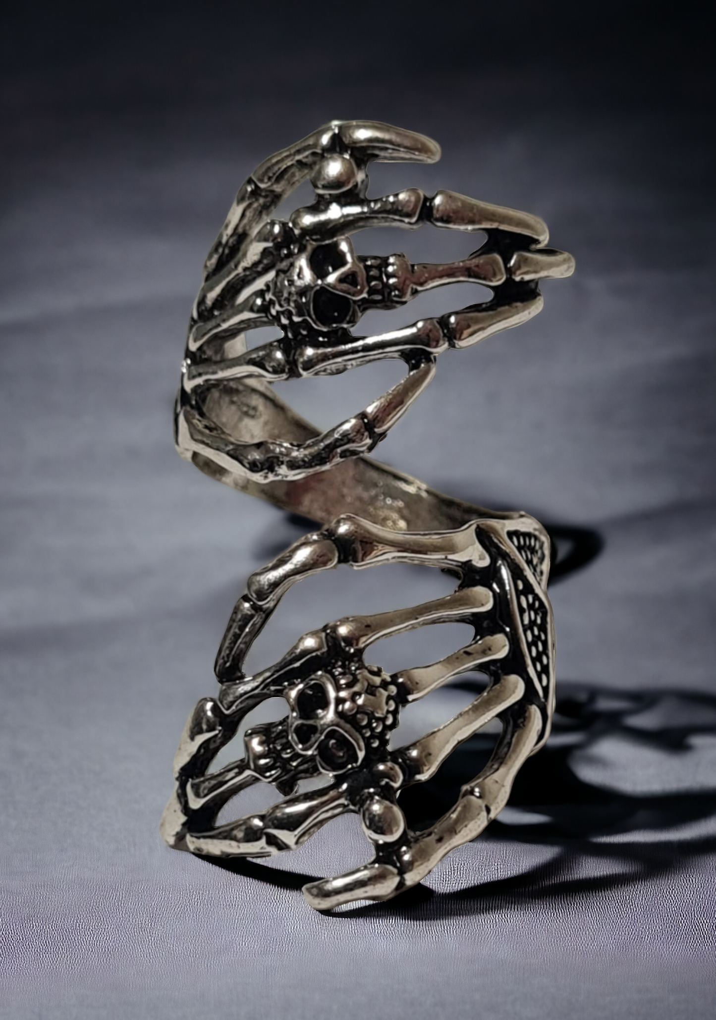 Skeleton Full Hand Ring - Spine-Chilling Style