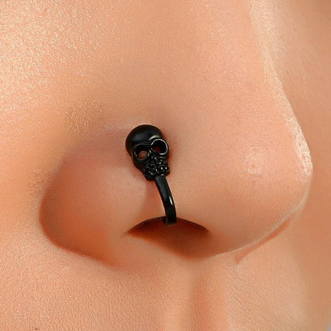Skull Shaped Clip-On Nose Ring - Perfect For Gothic And Alternative Styles