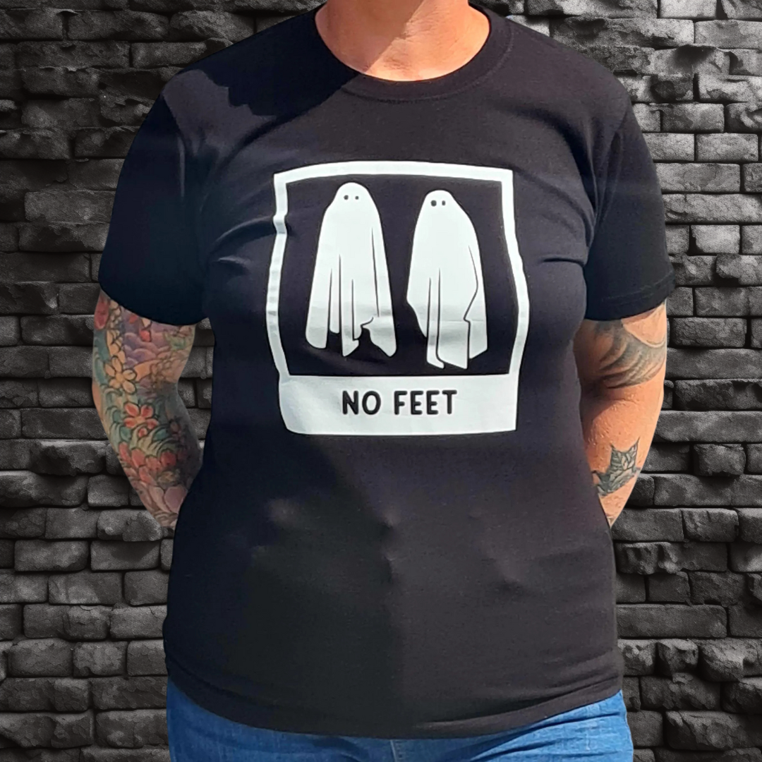 no feet print T-Shirt for the horror and alternative fashion scary ghosts