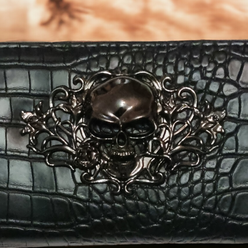 Skull Detail Purse with Multiple Card Slots Compartment